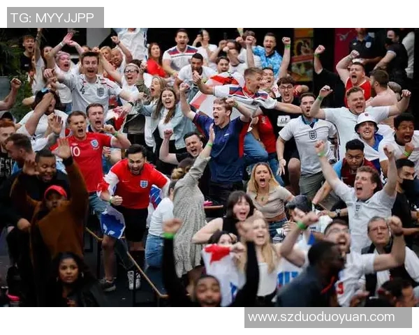 央视全程直播世界杯足球盛宴精彩瞬间不容错过尽享足球激情与荣耀 央视全程直播世界杯足球盛宴精彩瞬间不容错过尽享足球激情与荣耀